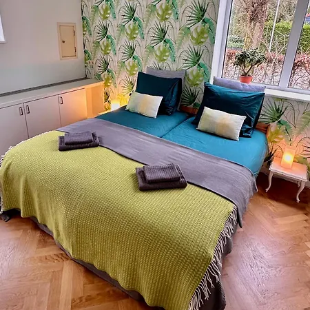 De Oude Kleuterschool Сasa de vacaciones Zoelen