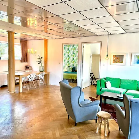 De Oude Kleuterschool Сasa de vacaciones Zoelen